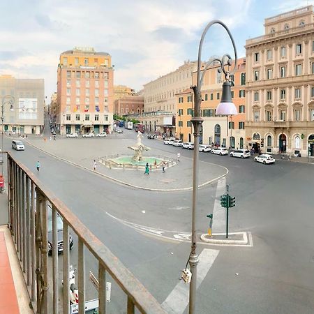 Отель Pied A Terre Barberini Рим Экстерьер фото