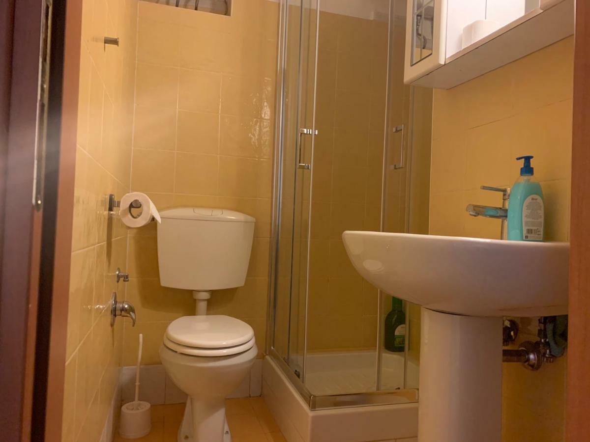 Отель Pied A Terre Barberini Рим Экстерьер фото