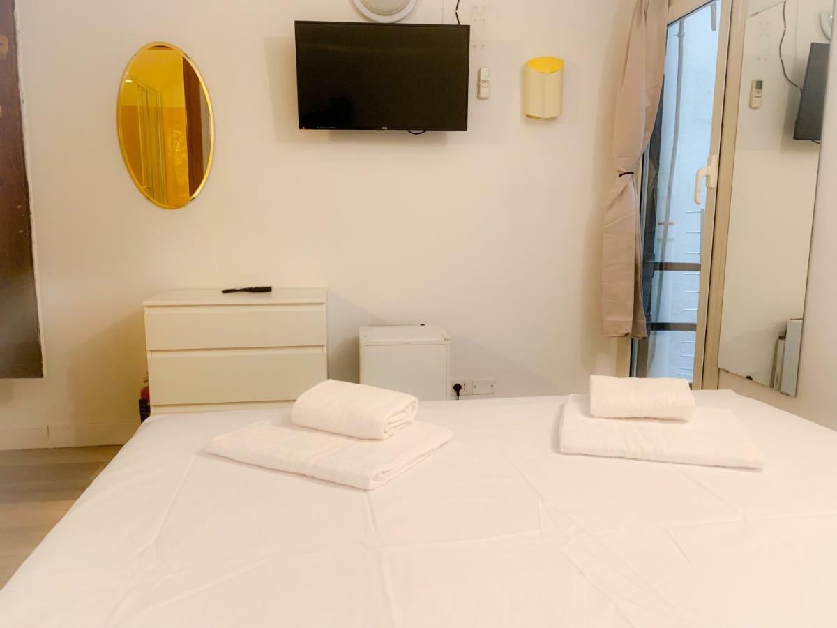 Отель Pied A Terre Barberini Рим Экстерьер фото