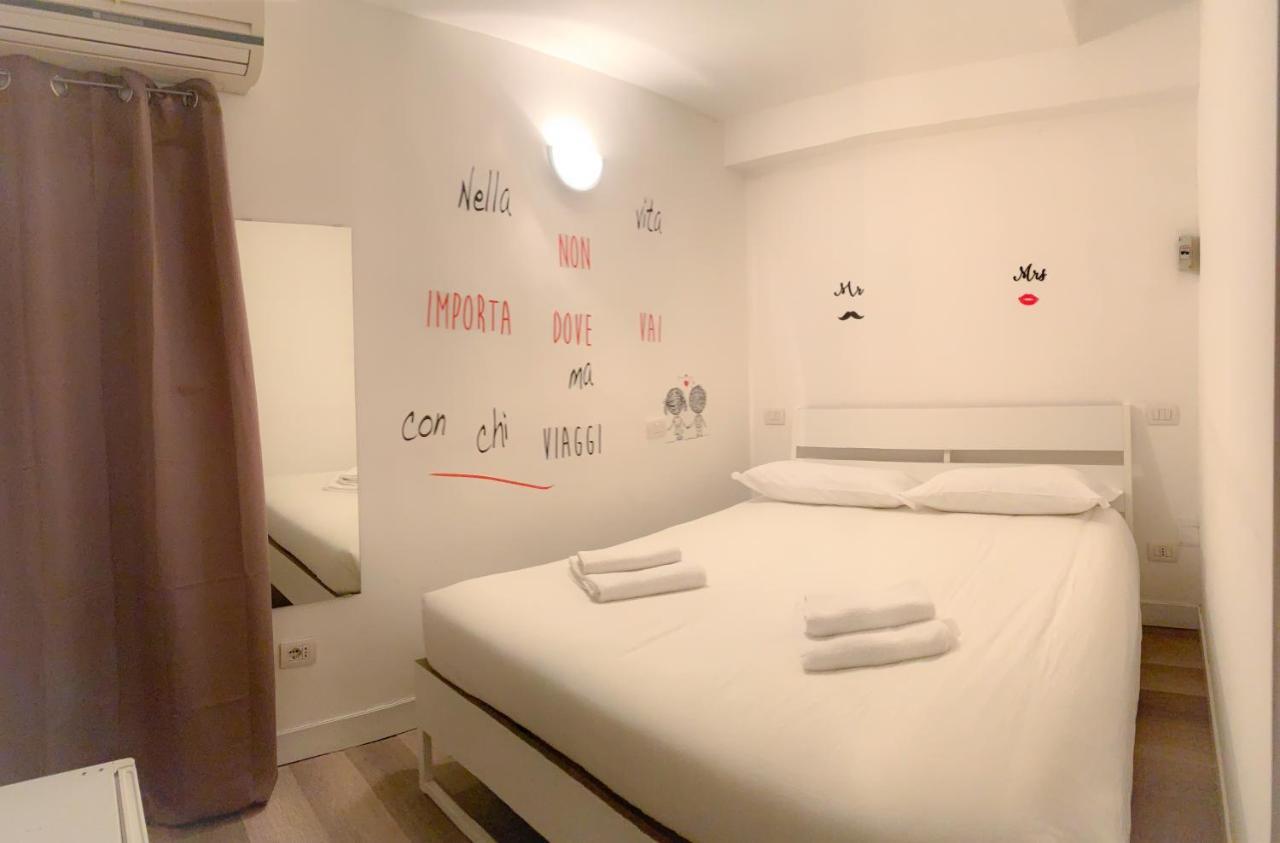 Отель Pied A Terre Barberini Рим Экстерьер фото